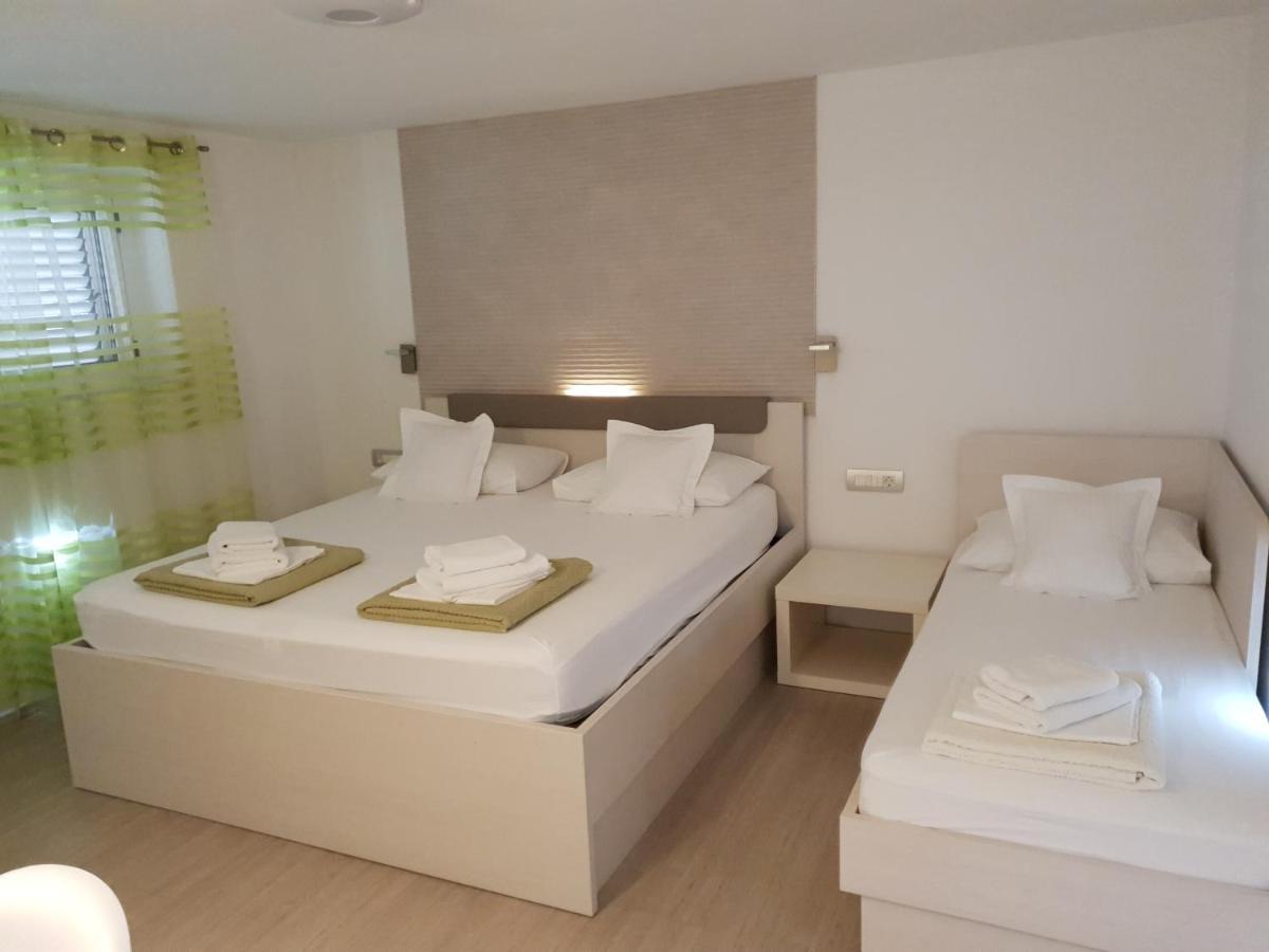 App 2+2 Nizic Apartment Makarska Exterior foto
